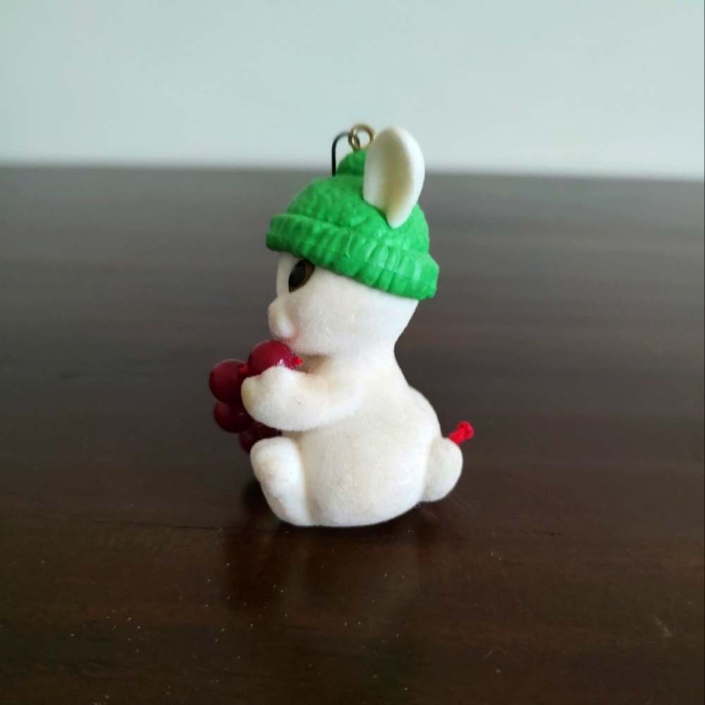 Vintage Hallmark Christmas Ornament 1989 Cranberry Bunny - Picture 4 of 4
